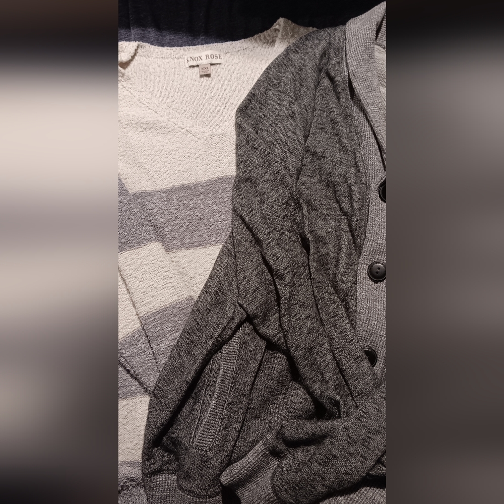 Sweater bundle - Picture 3 of 5